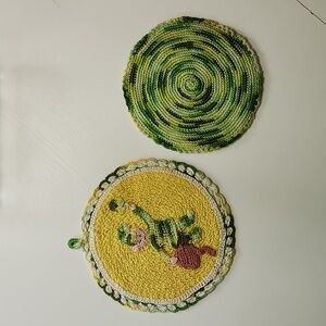 Vintage Handmade Set Elf Crochet Pot Holder Hot Pad Trivet Reversible Colors